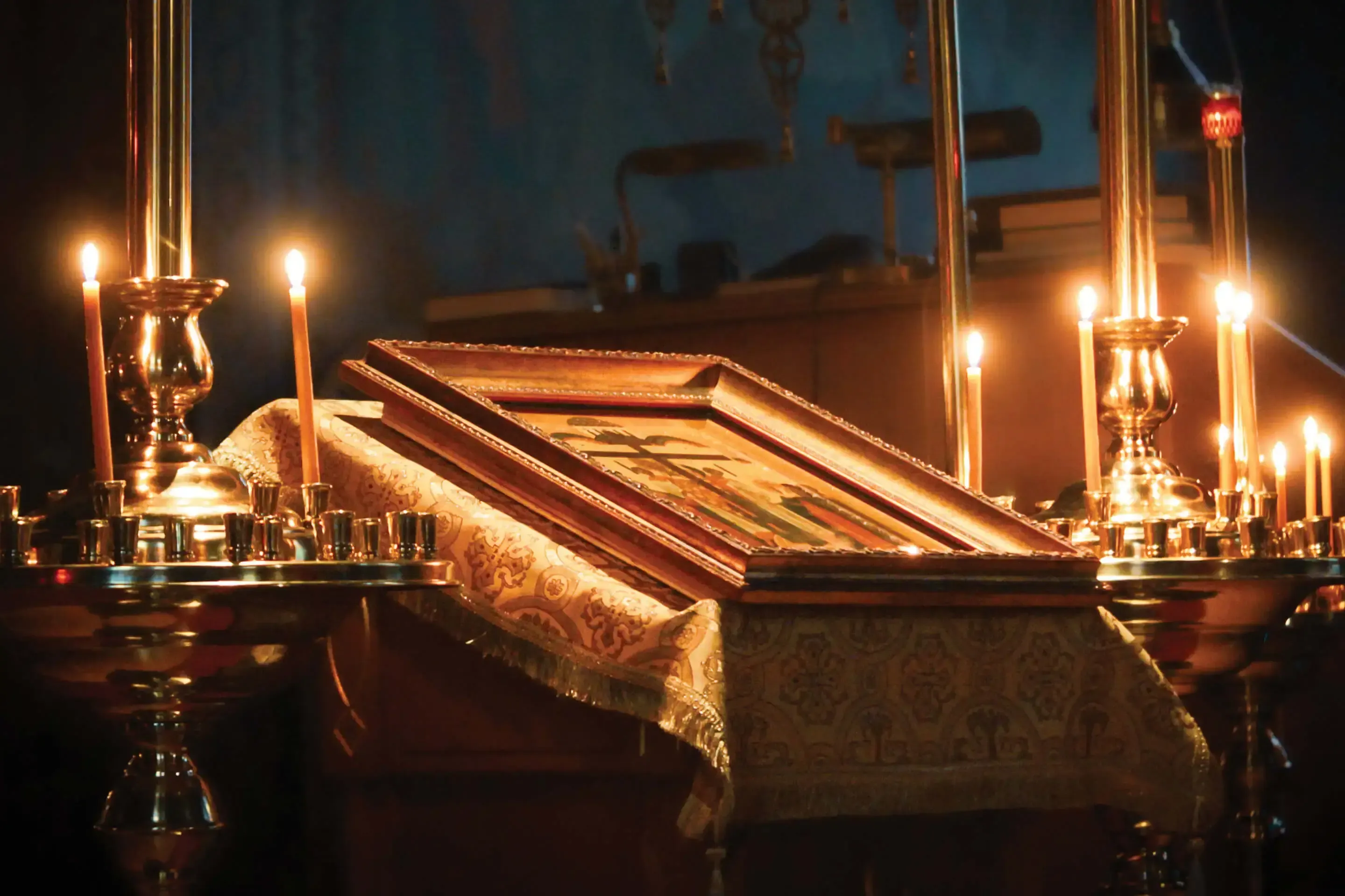 St. Tikhon's Seminary Give Sustainers Society icon of the Crucifixion in candlelight.